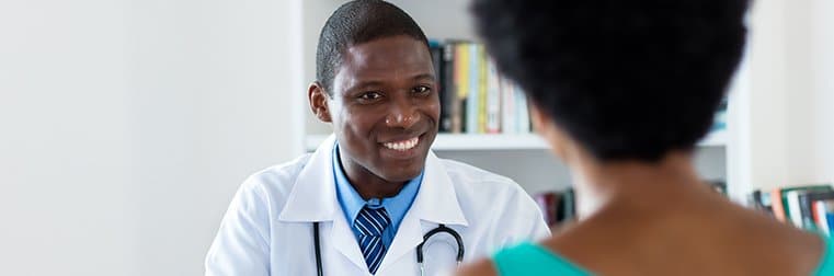 Doctor-with-patient-gty-761